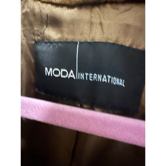 *Host Pick!* Fabulous Faux fur coat! - Picture 4 of 8